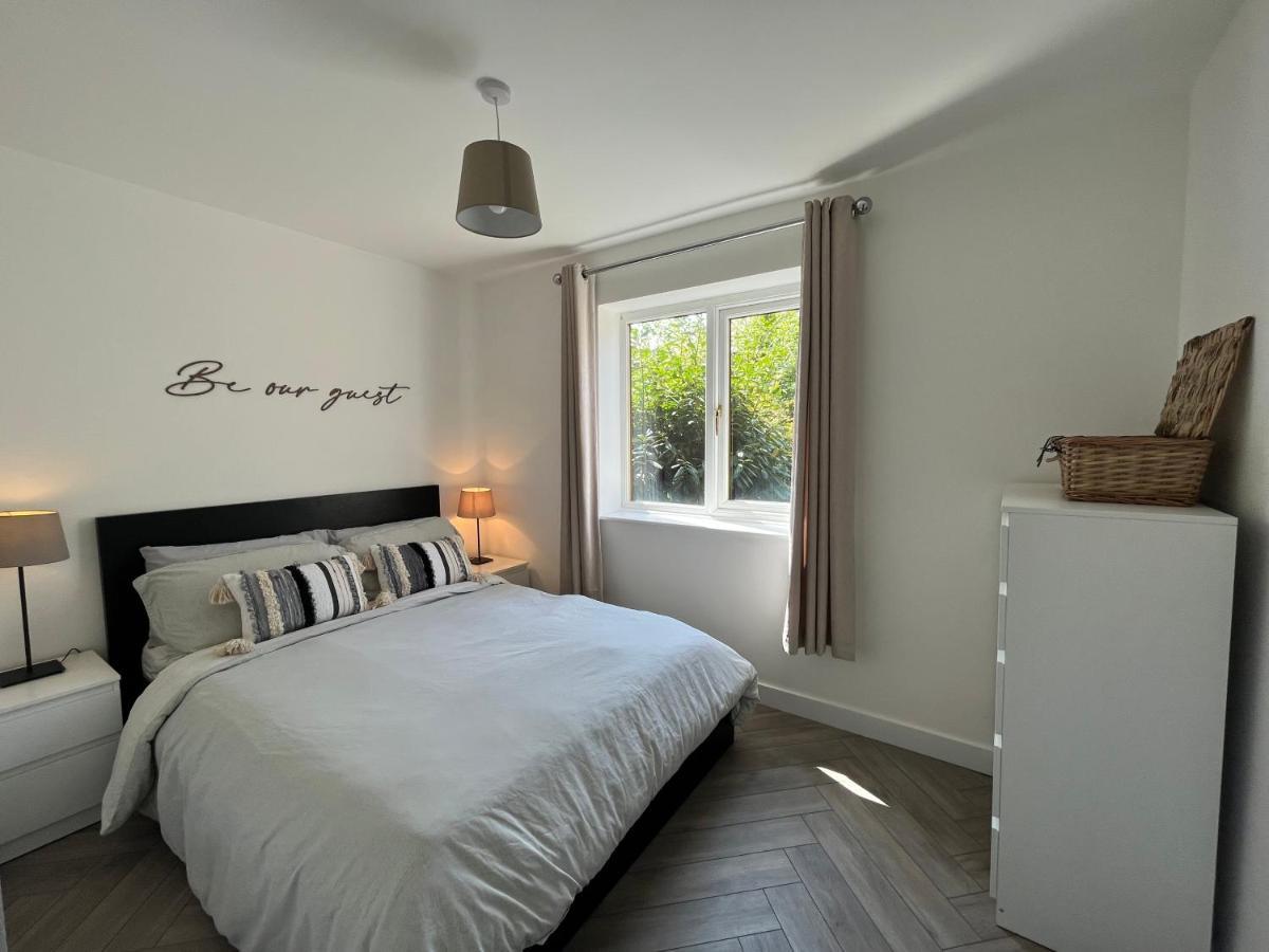 Contemporary 1 Bedroom Apartment Normanton  Buitenkant foto