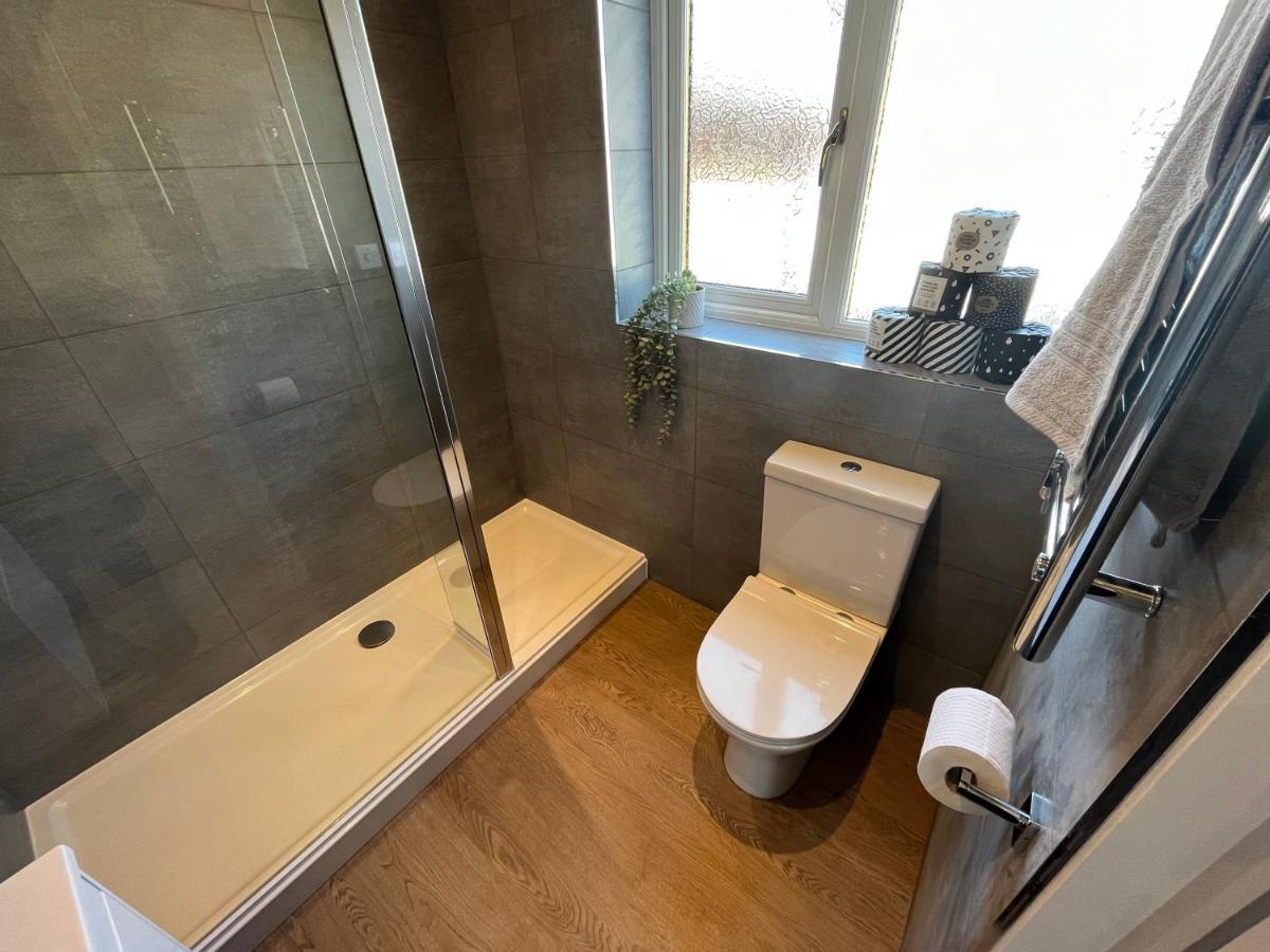 Contemporary 1 Bedroom Apartment Normanton  Buitenkant foto