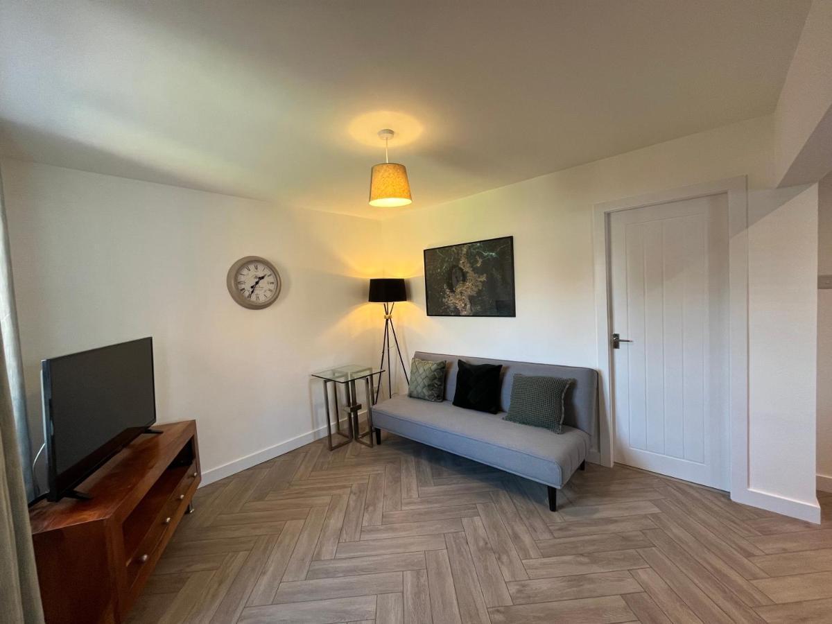 Contemporary 1 Bedroom Apartment Normanton  Buitenkant foto
