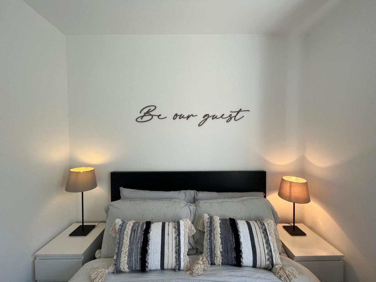 Contemporary 1 Bedroom Apartment Normanton  Buitenkant foto